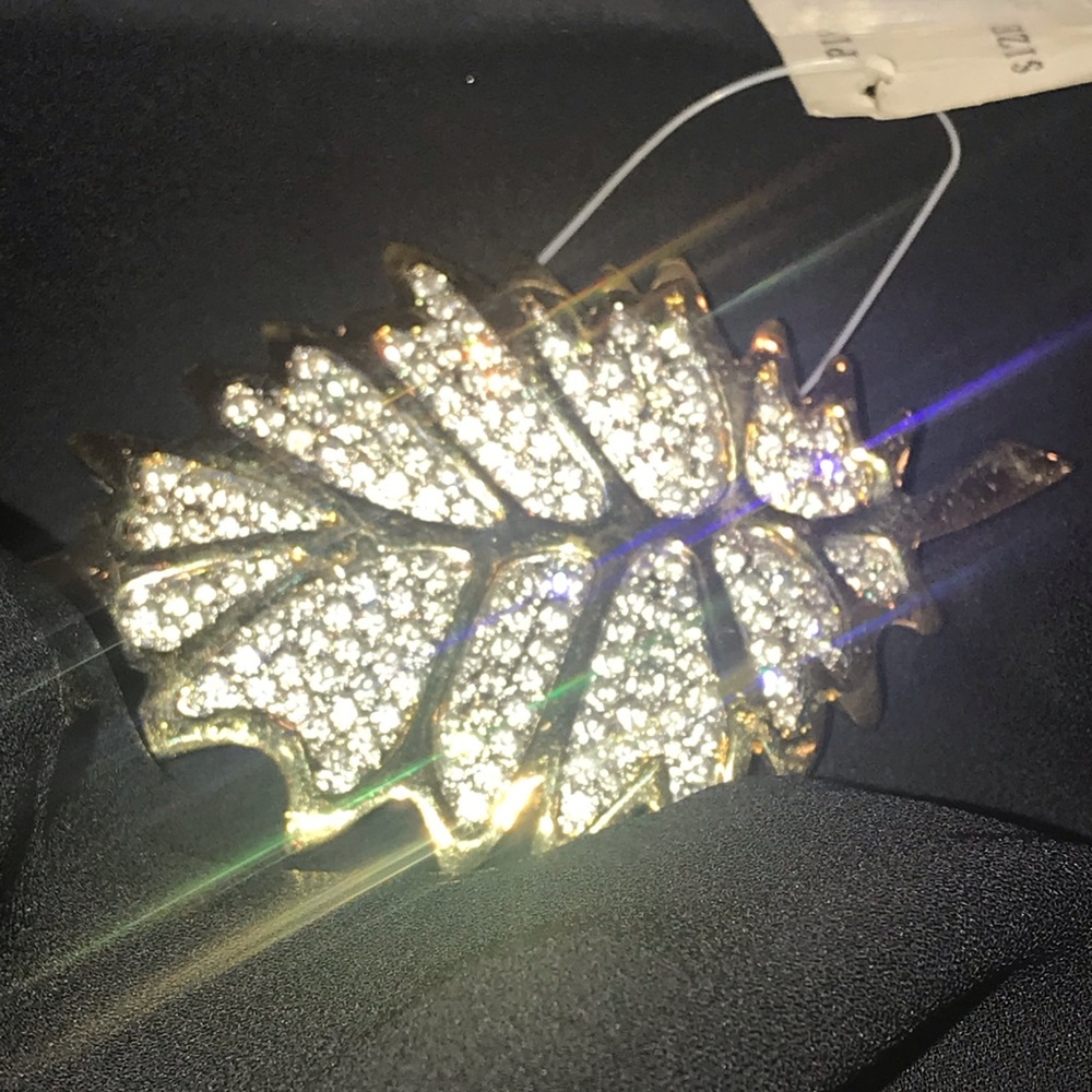 VALENTINO Gold Diamanté Pin - Picture 2 of 6